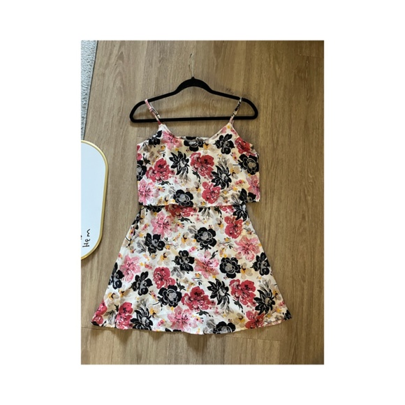 NWT Abercrombie Floral Boho beach resort Feminine Flowy romantic dress - Picture 4 of 5